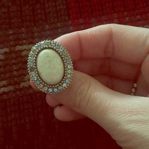 Beautiful oval Sorrelli’s ring